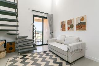 Apartamento loft com área externa, pertinho da praia de Canas! - 1