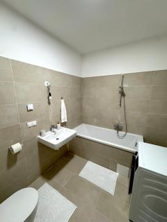 Luxury 2BR Penthouse #2! Big Terrace! Garage! - 4