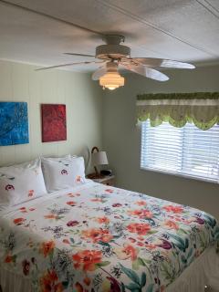 Lake Paradise Cottage - 4