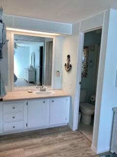 Lake Paradise Cottage - 2