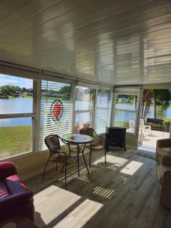 Lake Paradise Cottage - 1