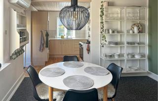 2 Bedroom Gorgeous Home In Østermarie - 7