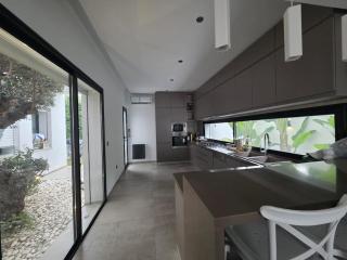 Beautiful Villa Pool & Garden - 1