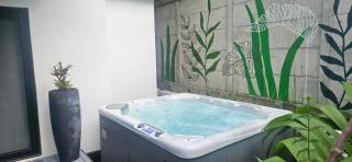 Z102 Studios, 4 Industrial Beach Condos w Pool! - 7