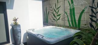 Z102 Studios, 4 Industrial Beach Condos w Pool! - 3