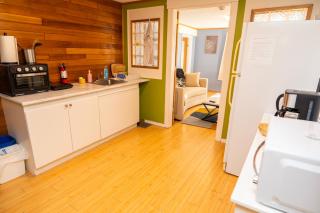 3 Bedroom Gardenside Downtown Home - 7