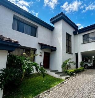 Escazu 3 BR Home Cozy Spacious Multiplaza y Cima - 0