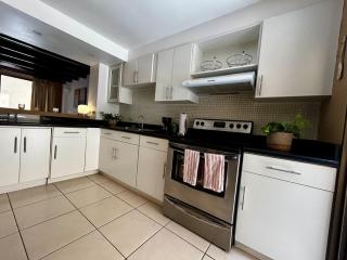 Escazu 3 BR Home Cozy Spacious Multiplaza y Cima - 8