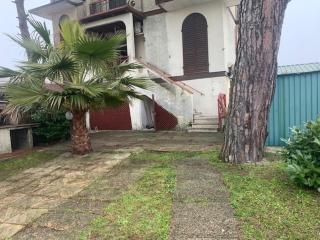 Casa con giardino - 0