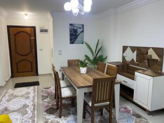 Wide Seaview 3-Bedroom Apartment - 4