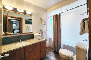 Walk to Everything! Hot Tub! Shorepine Haven - 2