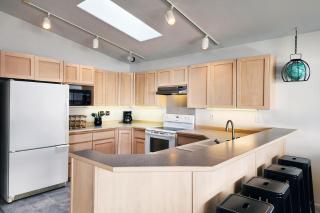 Oceanfront Views! Hot Tub! Starlit Shores - 7