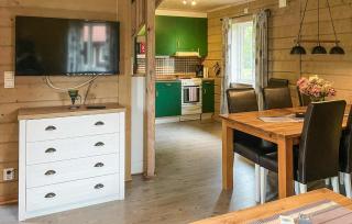 Gorgeous Home In Våxtorp - 9