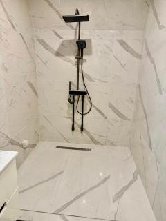 Lumiere Luxe Suites - 8