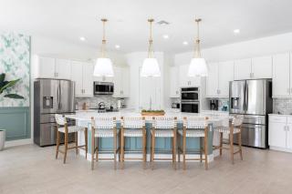 W451J - Glamorous Getaway With Themed Bedrooms at Reunion - 9