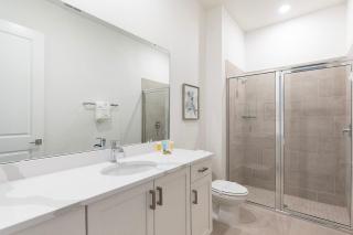 W451J - Glamorous Getaway With Themed Bedrooms at Reunion - 8