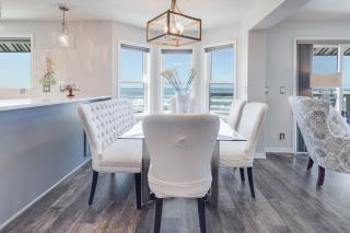 Ocean Front Home! Hot Tub! Stone's Throw - 4