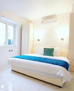 Lumiere Luxe Suites - 9