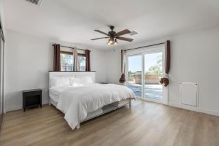 Hilltop Getaway with Sunset Views - 7