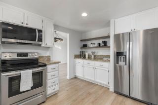 Hilltop Getaway with Sunset Views - 1