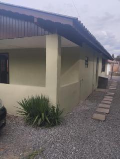 Casa inteira com pátio - 0