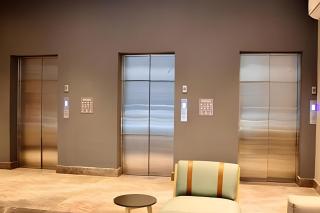 Lujoso Apt/Frente Arena Mty/Terraza/Parking/6Pax - 4