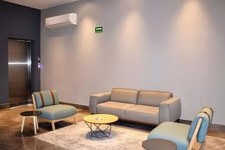 Lujoso Apt/Frente Arena Mty/Terraza/Parking/6Pax - 3