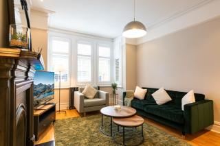 The Shakespeare -5Bed 3Bath - 9