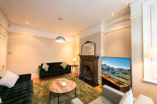 The Shakespeare -5Bed 3Bath - 8