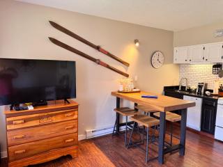 Loon Mountain Retreat with Pool and Hot Tub - 6