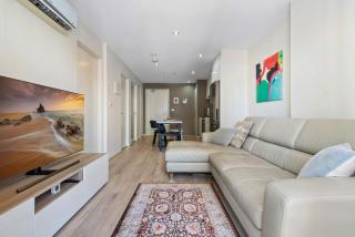 Modern City Convenience with Great Amenities - 5