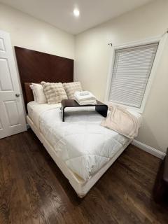 Spacious 5 bedroom single family home sleeps 12 with driveway near DC - 9