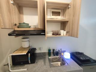 Chill & Cozy Stay Netflix Balcony Karaoke - 8