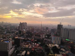 Chill & Cozy Stay Netflix Balcony Karaoke - 5