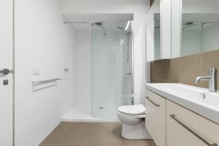 Stylish Retreat with St Kilda Action at Your Door - 2