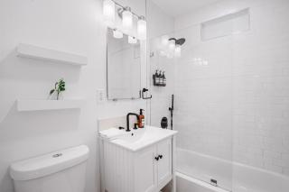 Hillside House with DTLA Views - 1