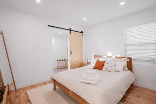 Hillside House with DTLA Views - 4