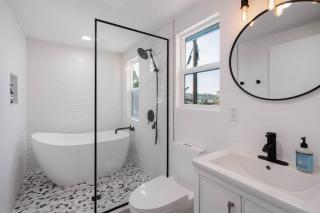 Hillside House with DTLA Views - 5