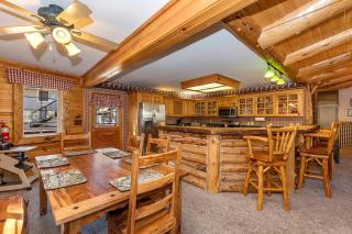 015 - Hidden Bridge Cabin - Big Bear getaway - 1