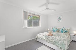 Beachside Bliss Spacious Forster Getaway - 1