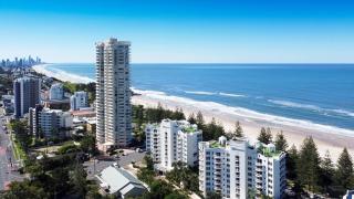 Burleigh Beachfront Haven - 6