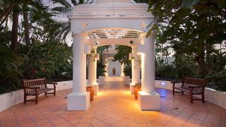 Burleigh Beachfront Haven - 4