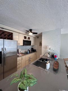 Stylish Designed 1br Beach Access Pool - 1