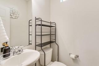 Near Denver airport 20 min away from downtown - 1