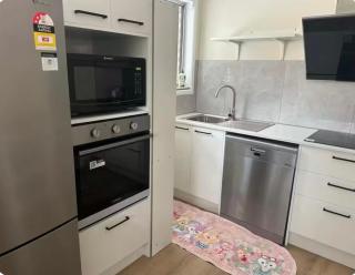 Granadilla st 2张超大单人床走路到商场公交站 G3 - 3