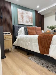 Luxurious Home Away From Home - 6