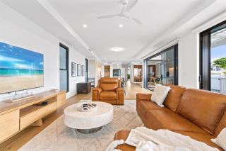 Deluxe 4-Bed Home with Pool & Fire Pit - 3