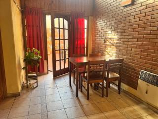 Plaza Godoy Cruz, habitacion y baño privado en casa 6 ambientes terraza parrilla - 3