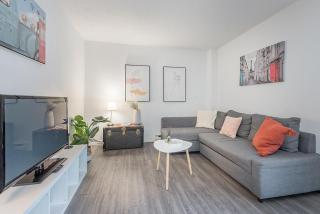 Spacious and Cozy 1BR - Near Old Port - 6