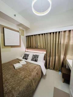 Red Res Where Style Lives RED RES B01-2132 - 0